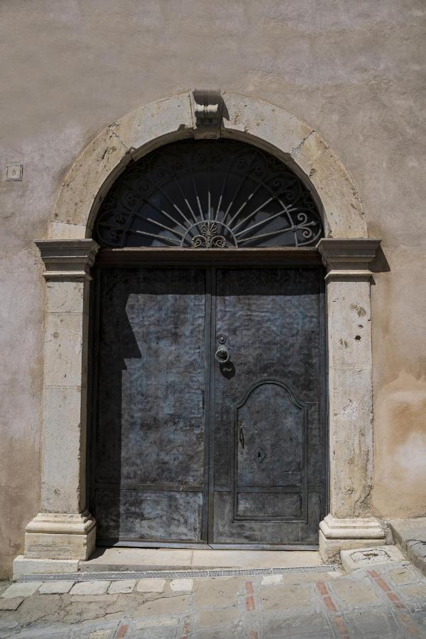 Palazzo Laureano - Dimora Storica Ξενοδοχείο Tricarico Εξωτερικό φωτογραφία