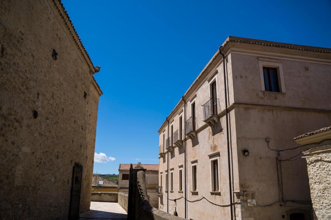 Palazzo Laureano - Dimora Storica Ξενοδοχείο Tricarico Εξωτερικό φωτογραφία